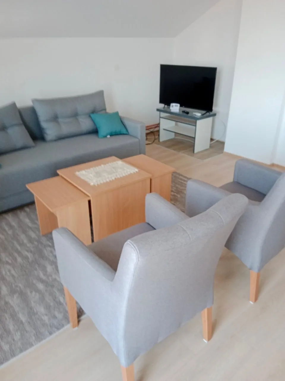 4-комнатная квартира 90 м² с мебелью в Медакович Звездара 1