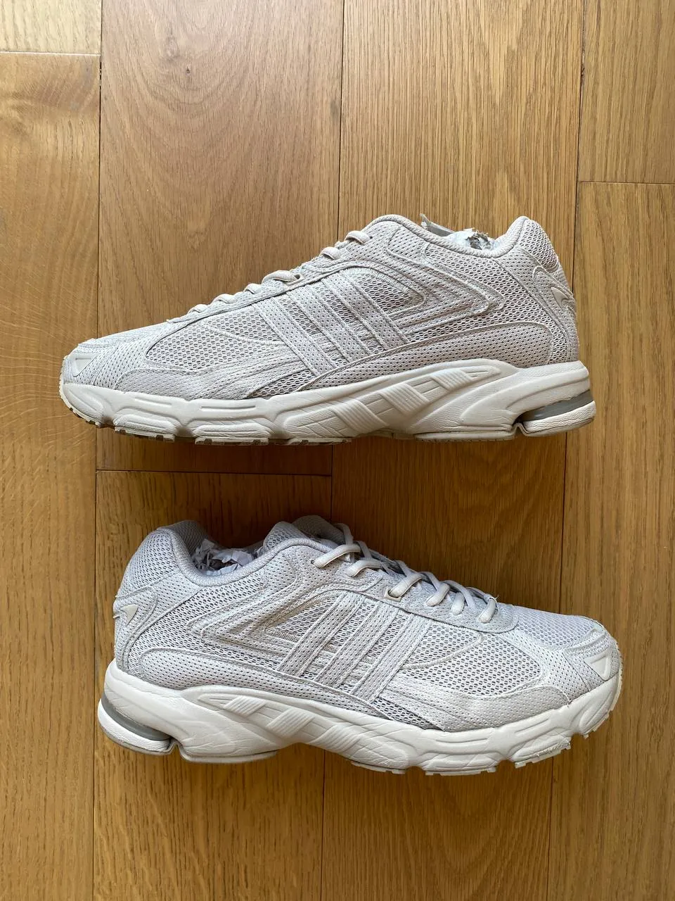 Кроссовки Adidas Response CL W унисекс EU 46 Белград 4