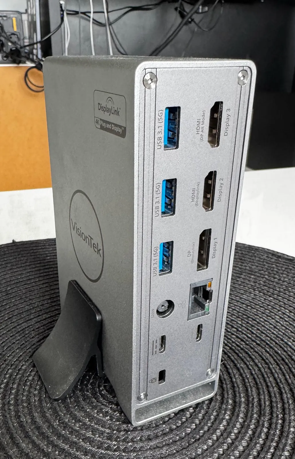 Dok-станция VisionTek VT7100 USB-C три монитора 4K 6