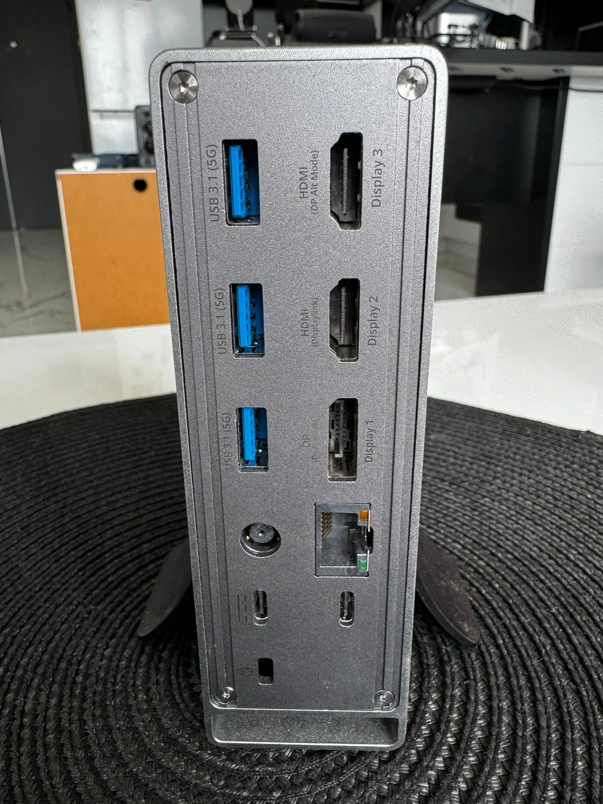 Dok-станция VisionTek VT7100 USB-C три монитора 4K 7