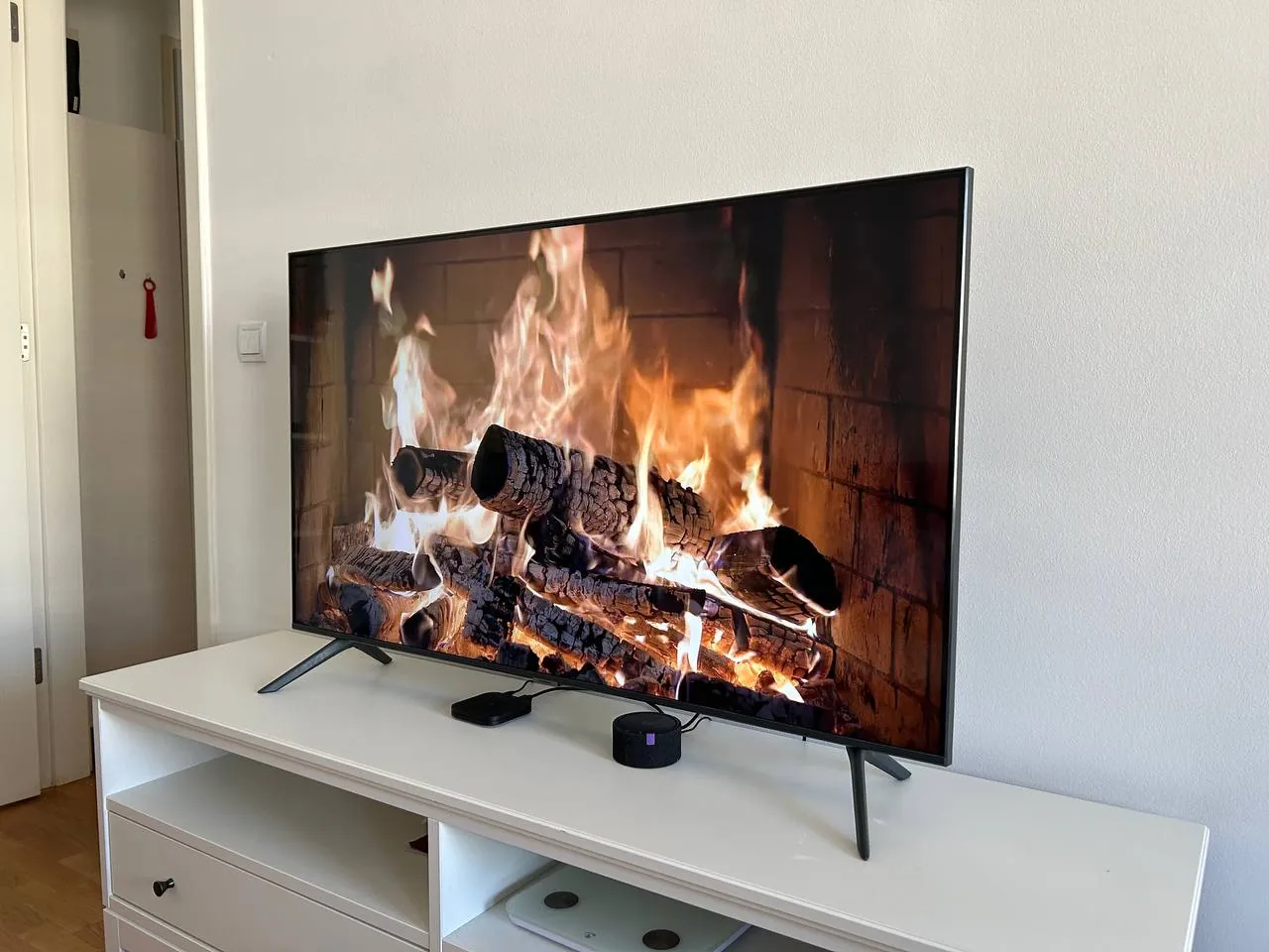 Телевизор Samsung AU7000 50 дюймов 4K Smart 1