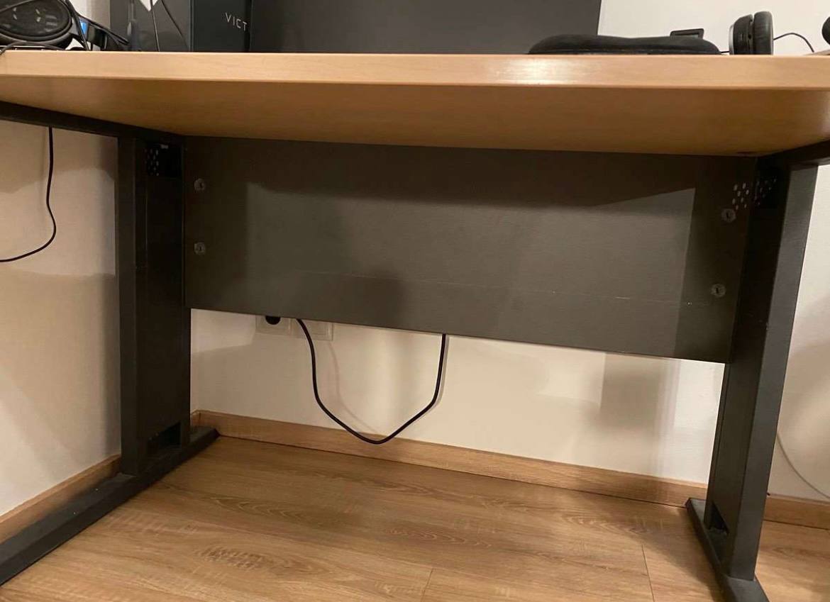 Стол IKEA Effective 4