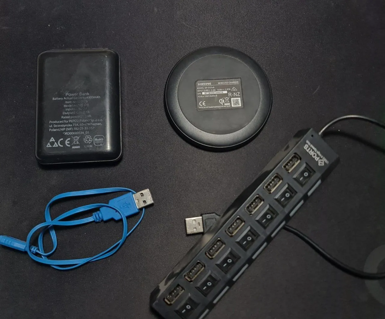 Беспроводная зарядка Samsung USB-хаб и повербанк лотом 2