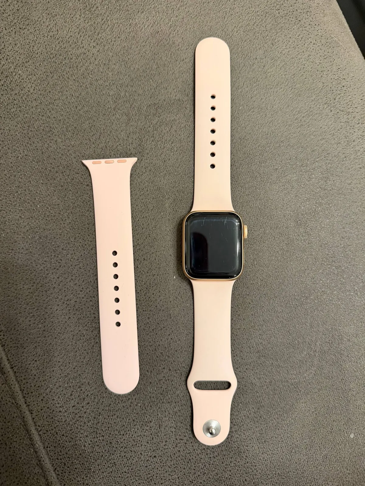 Apple Watch SE 40 мм Gold Новый Белград 1