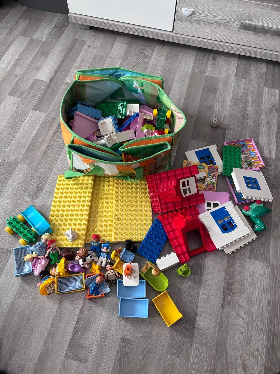 Большой набор Lego Duplo Disney зоопарк замок 1