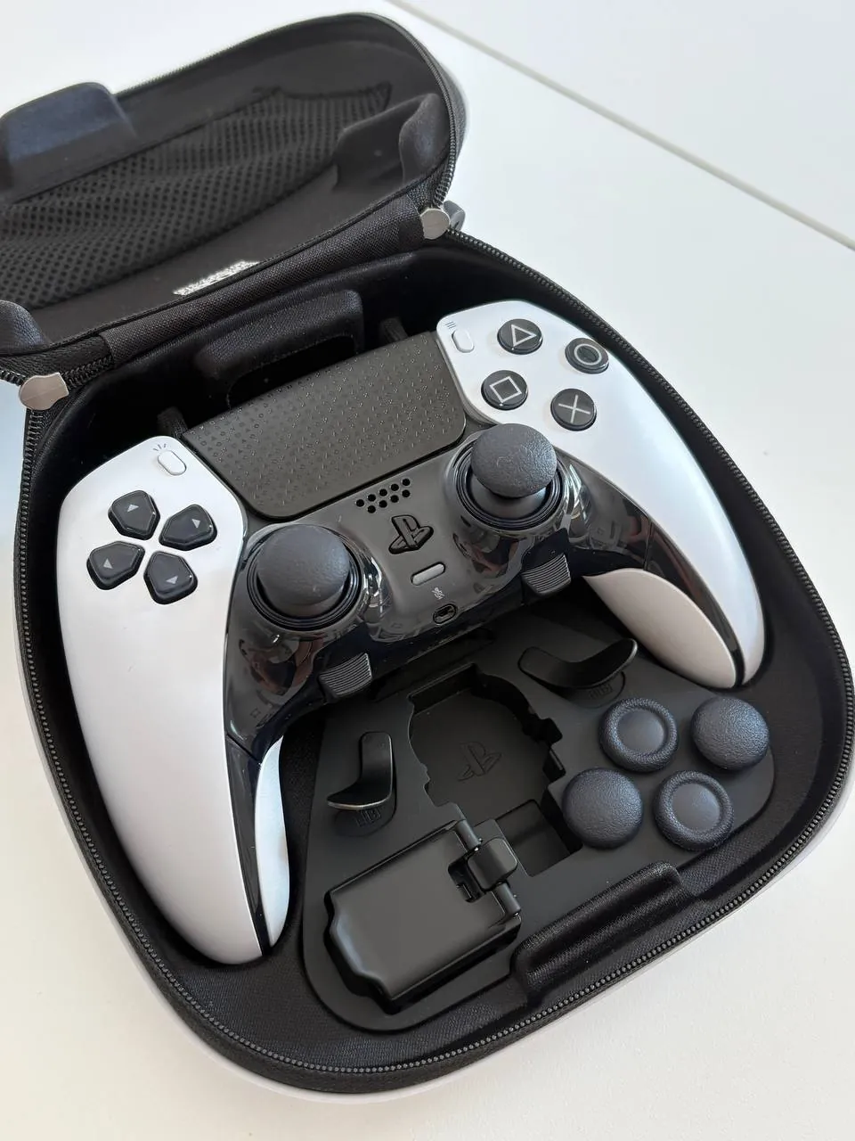 Геймпад Sony DualSense Edge для PlayStation 5 1