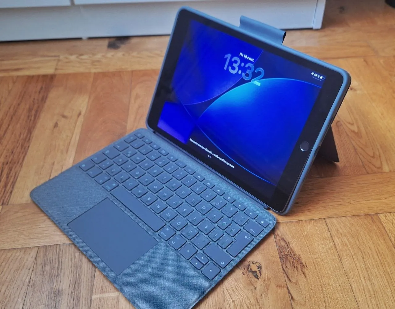 IPad 9 поколения с клавиатурой Logitech и Apple Pencil Белград 3