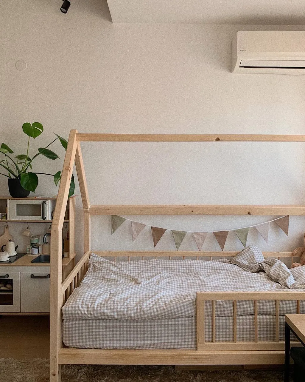 Детская кровать домик на заказ с матрасом IKEA 200×90 1