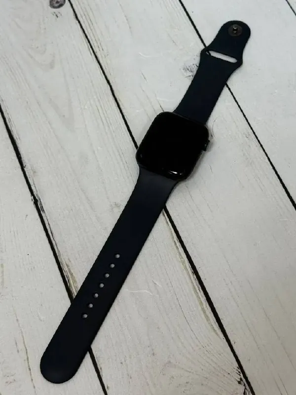 Apple Watch SE 2 44 мм как новые Нови-Сад 1