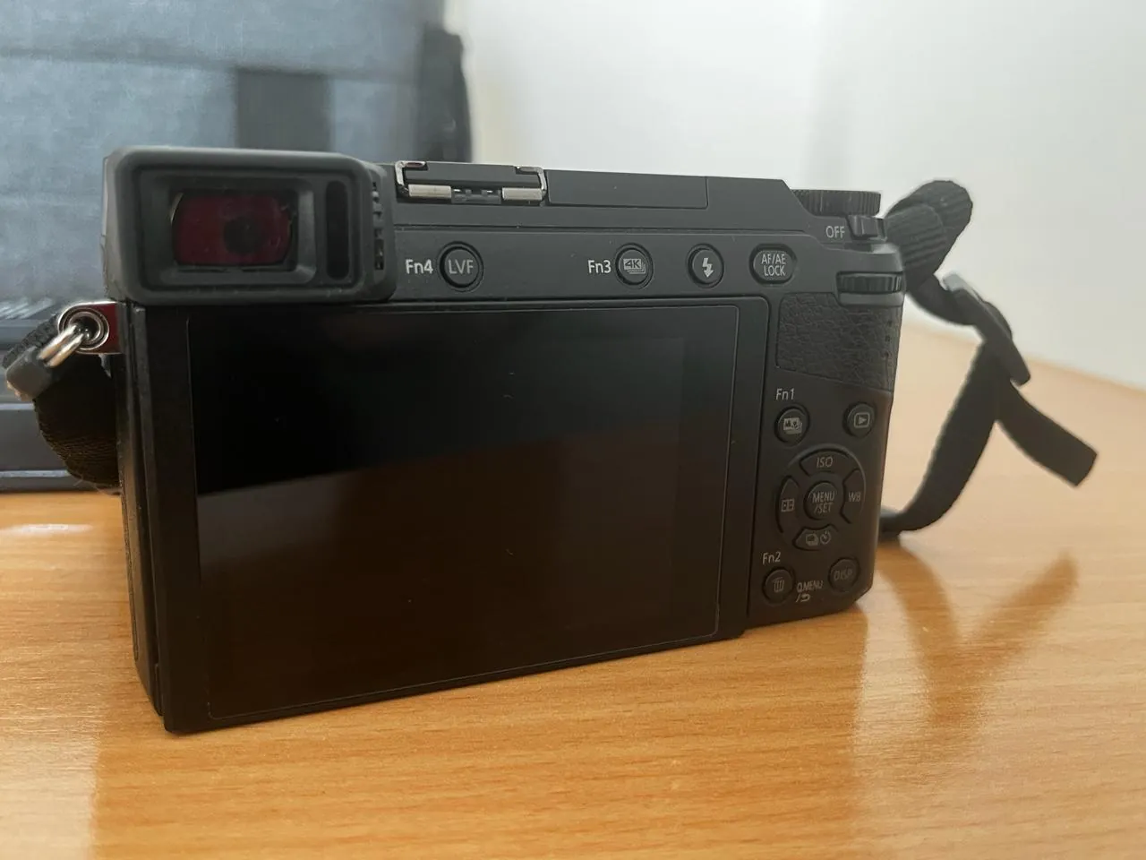 Panasonic Lumix GX80 с двумя объективами 3