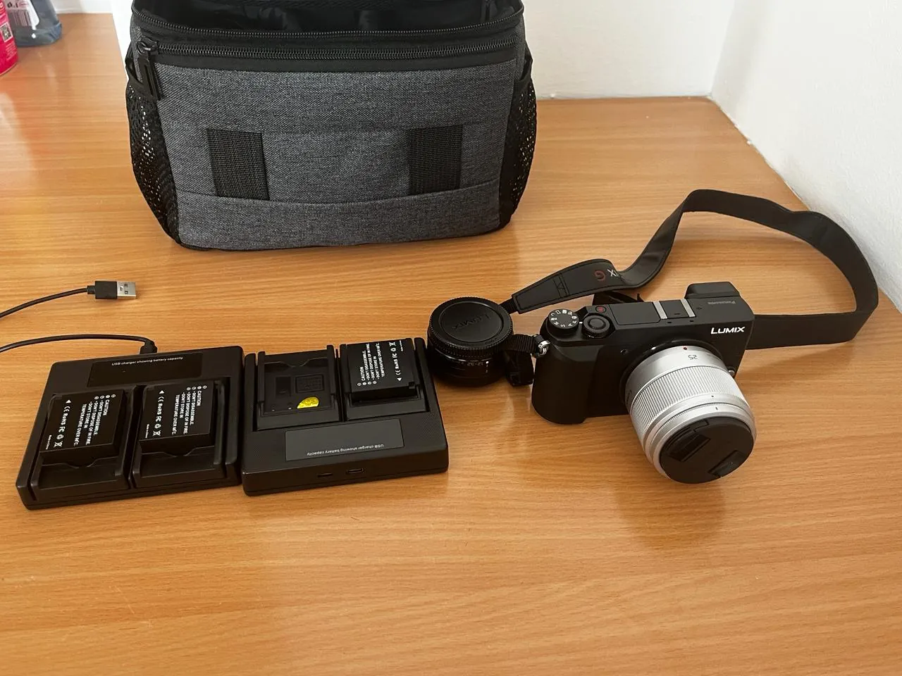Panasonic Lumix GX80 с двумя объективами 1