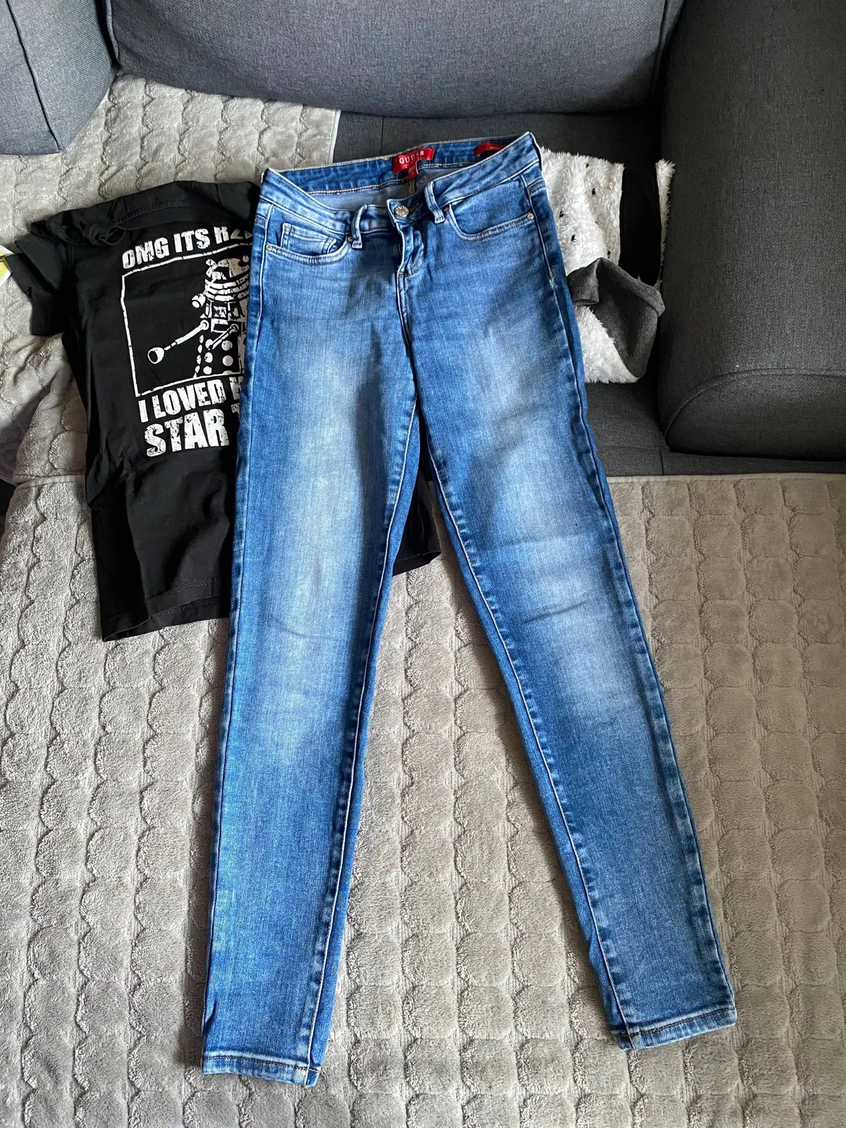 Женские джинсы Guess и футболка размер XS Нови-Сад 1