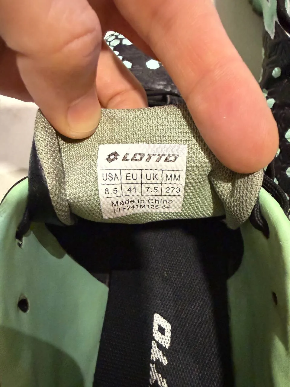 Жилет Benetton детский и бутсы Nike, Lotto 7