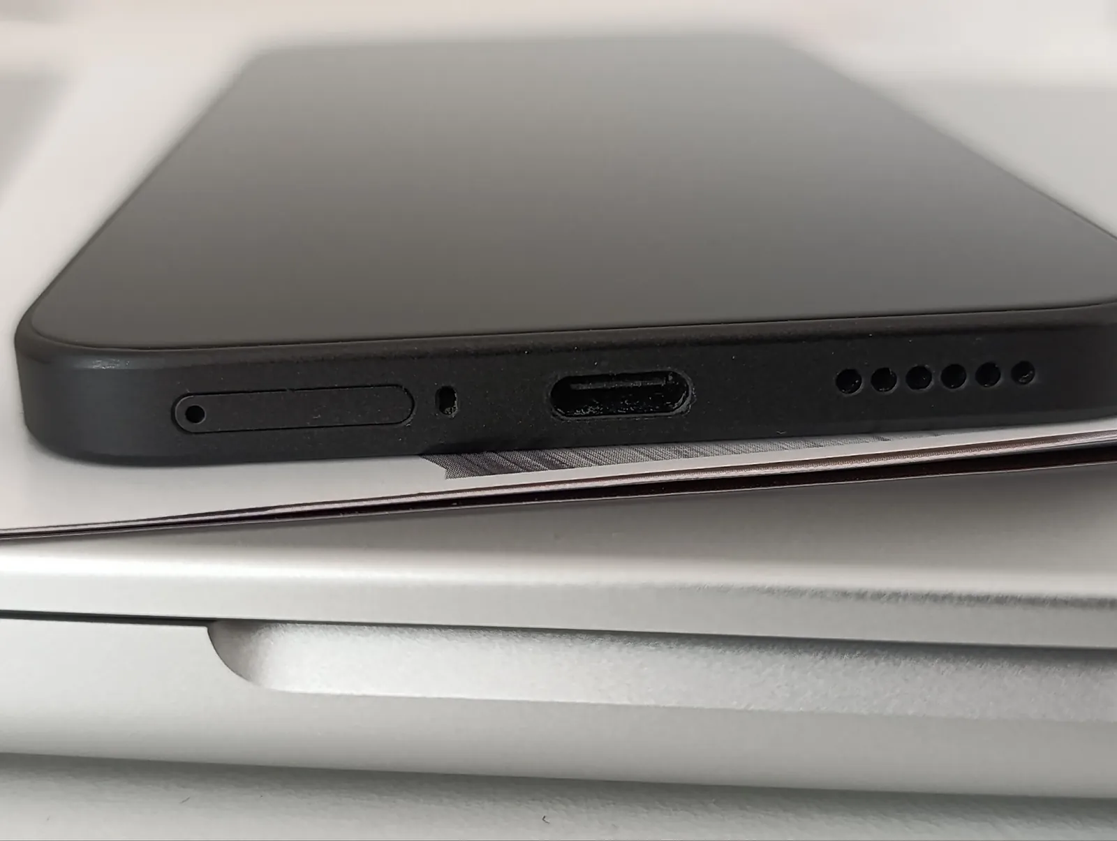 Смартфон Xiaomi 15T с зарядником Белград 6