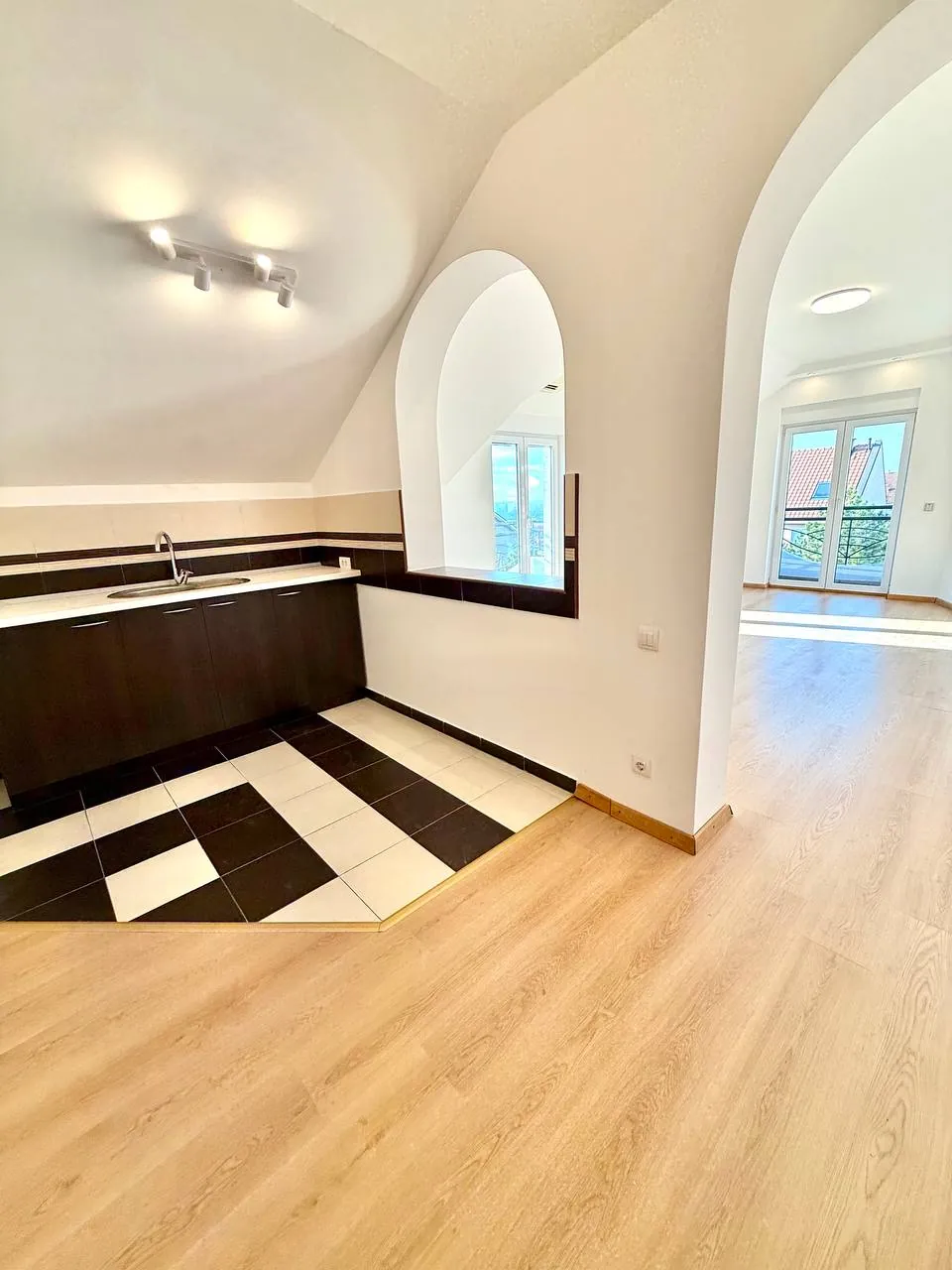 Офис 64 м² в аренду Чукарица Белград 2