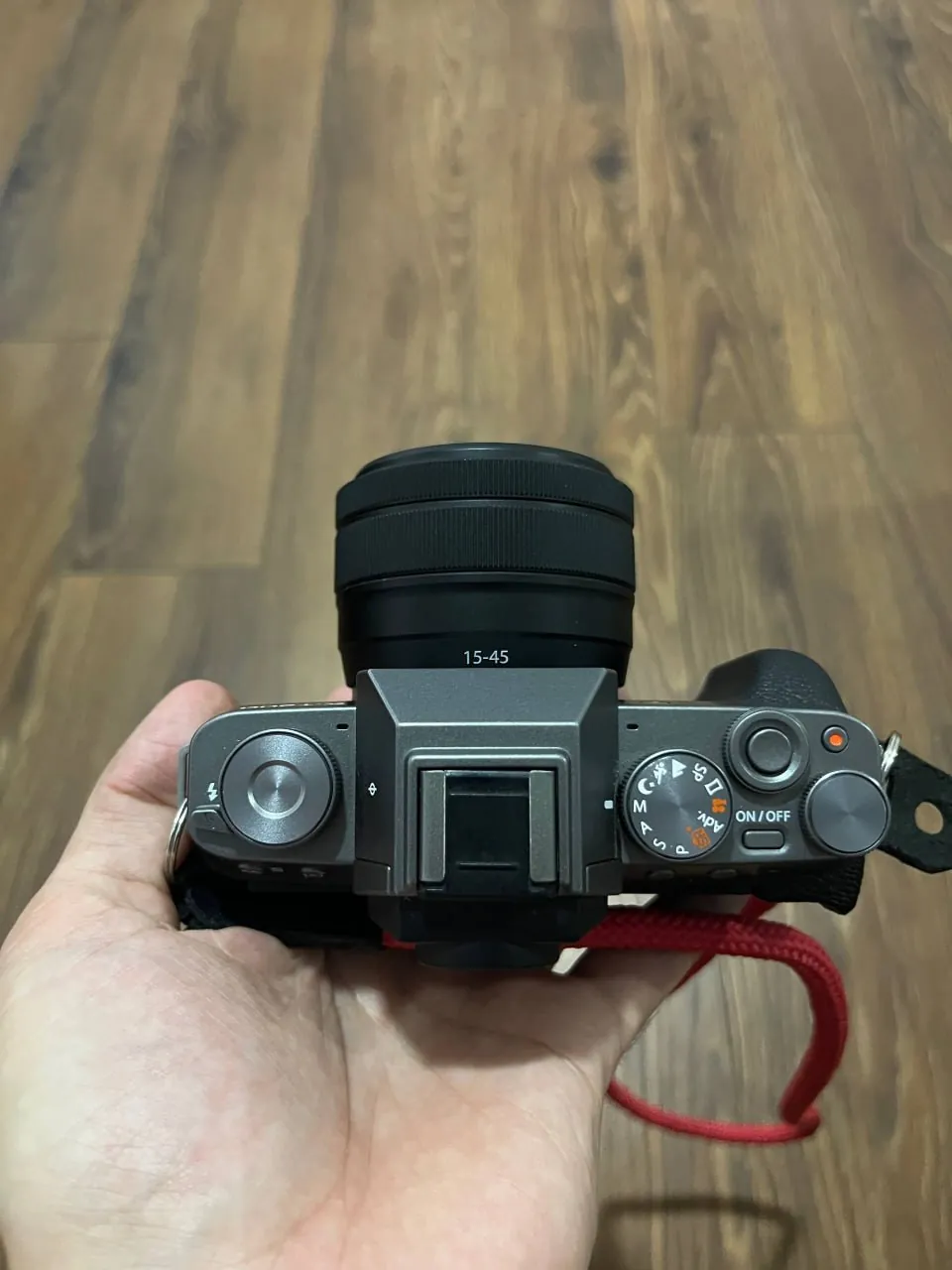 Беззеркальная камера Fujifilm X-T200 с объективом 3