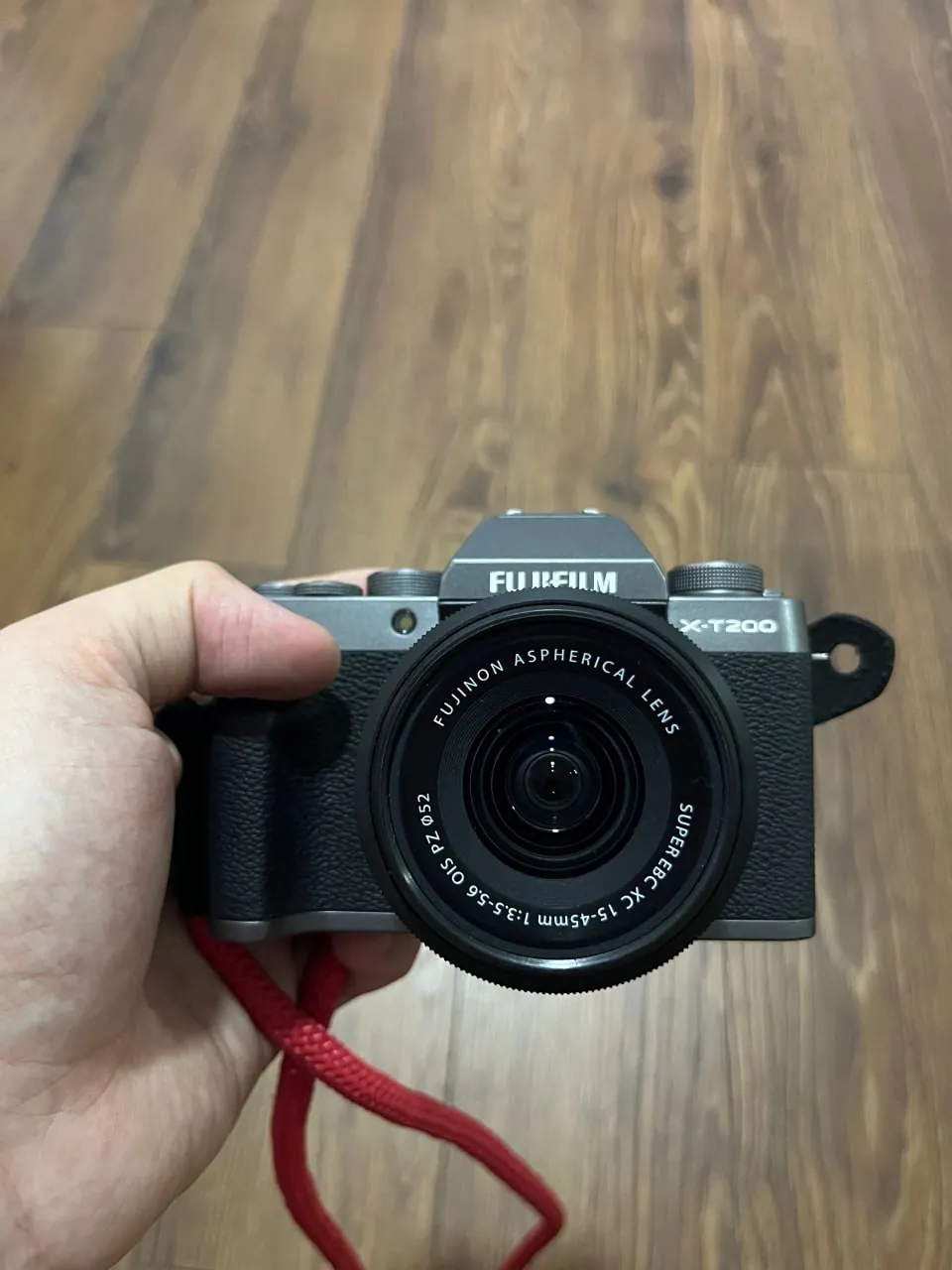 Беззеркальная камера Fujifilm X-T200 с объективом 1