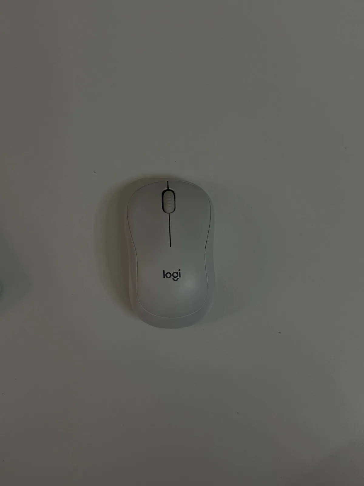Клавиатура Redragon мышь Logitech микрофон Trust 3