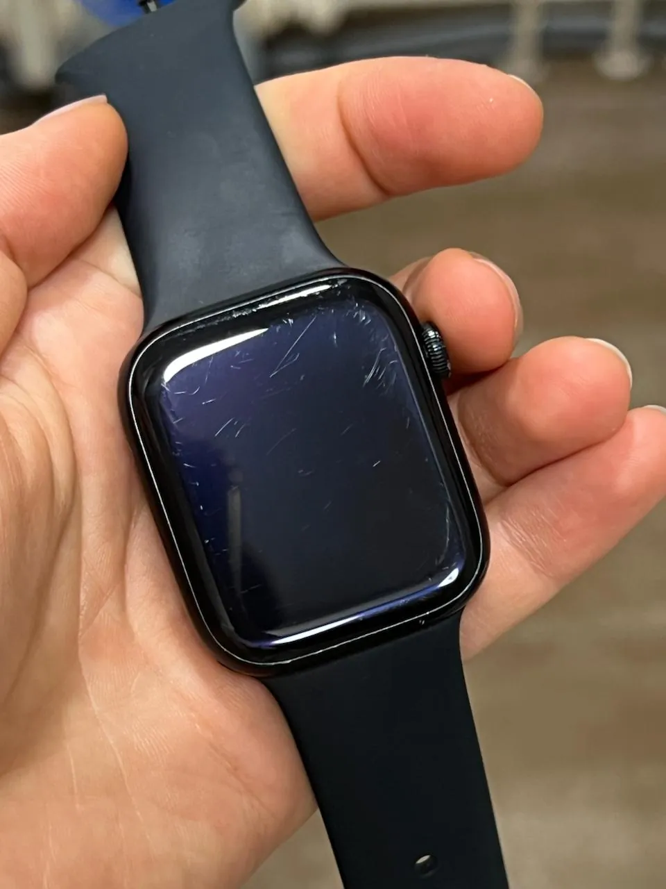MacBook Pro M1 13 дюймов и Apple Watch 7 8