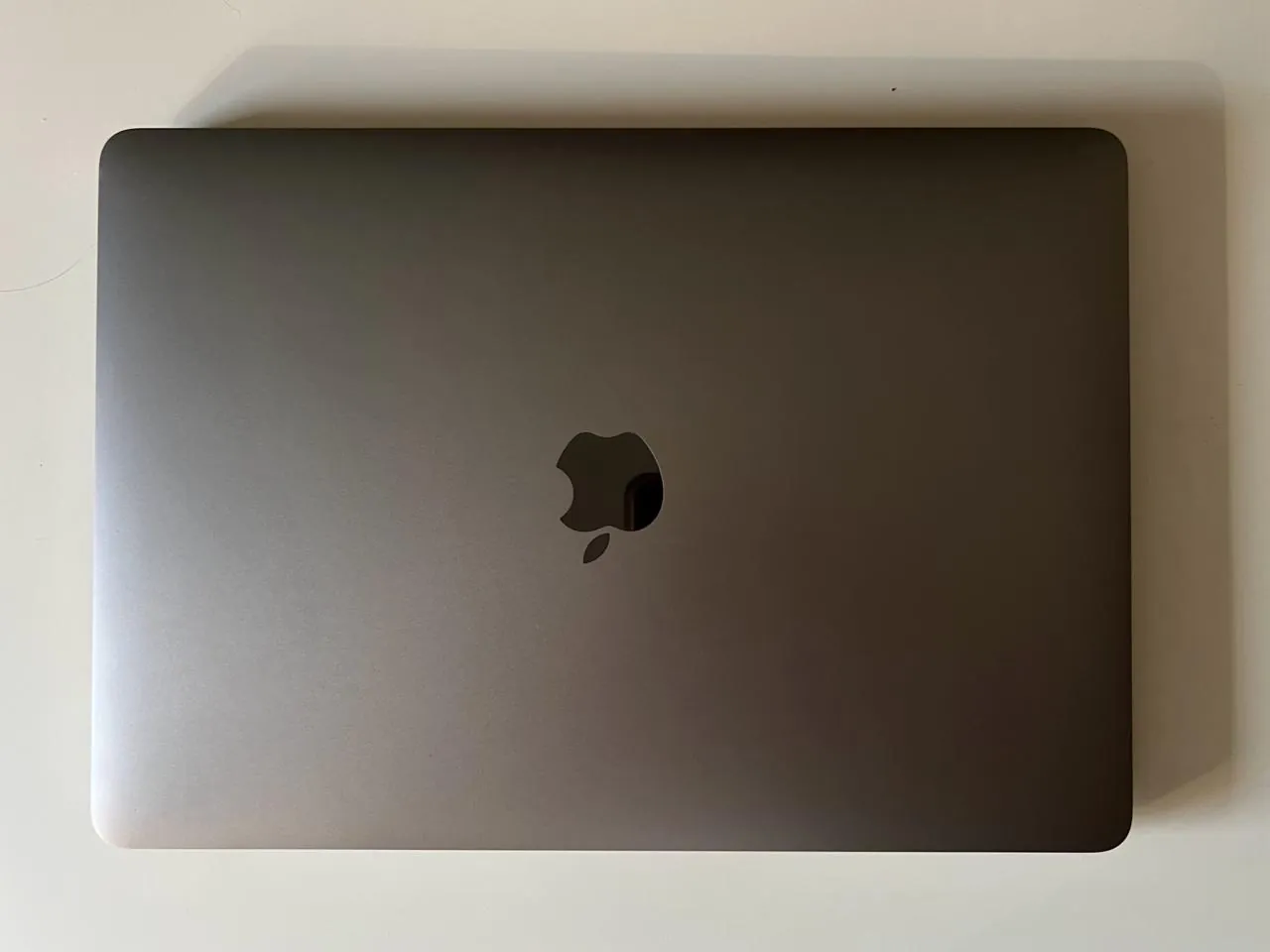MacBook Pro M1 13 дюймов и Apple Watch 7 2