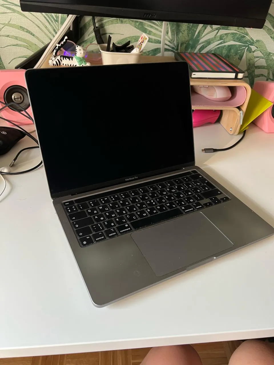 MacBook Pro M1 13 дюймов и Apple Watch 7 1
