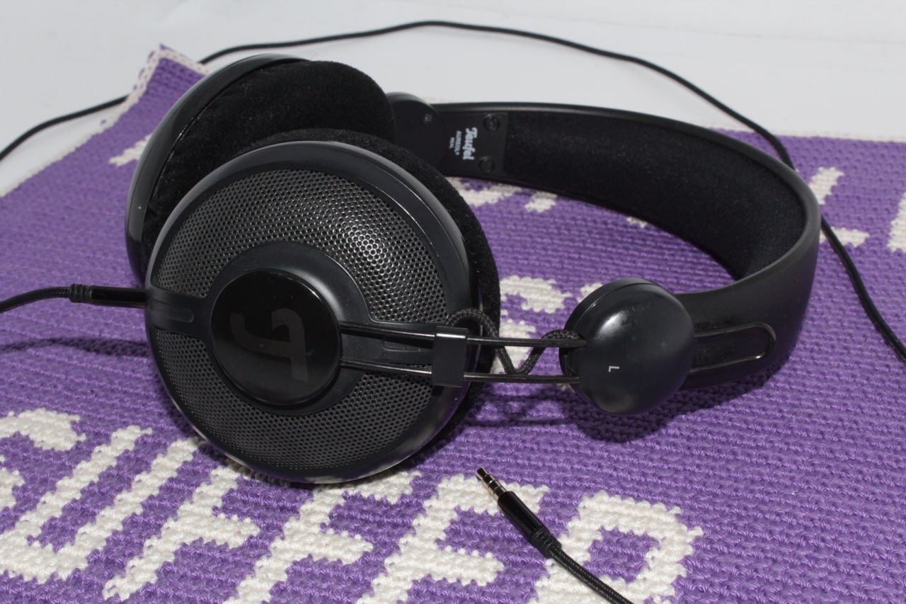 Наушники JBL Bose Sennheiser Sony Beats 3