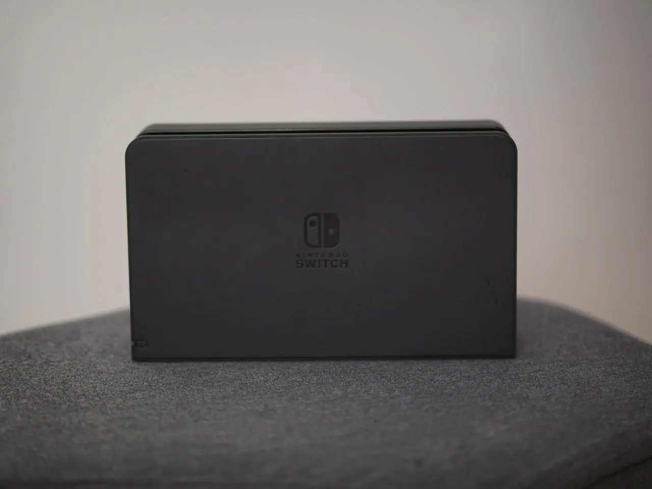 Nintendo Switch OLED с двумя парами Joy-Con и играми 6