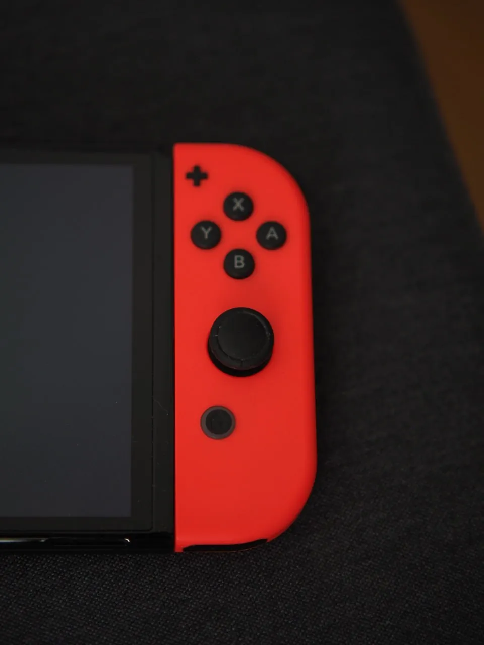 Nintendo Switch OLED с двумя парами Joy-Con и играми 3