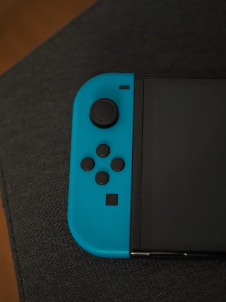 Nintendo Switch OLED с двумя парами Joy-Con и играми 4