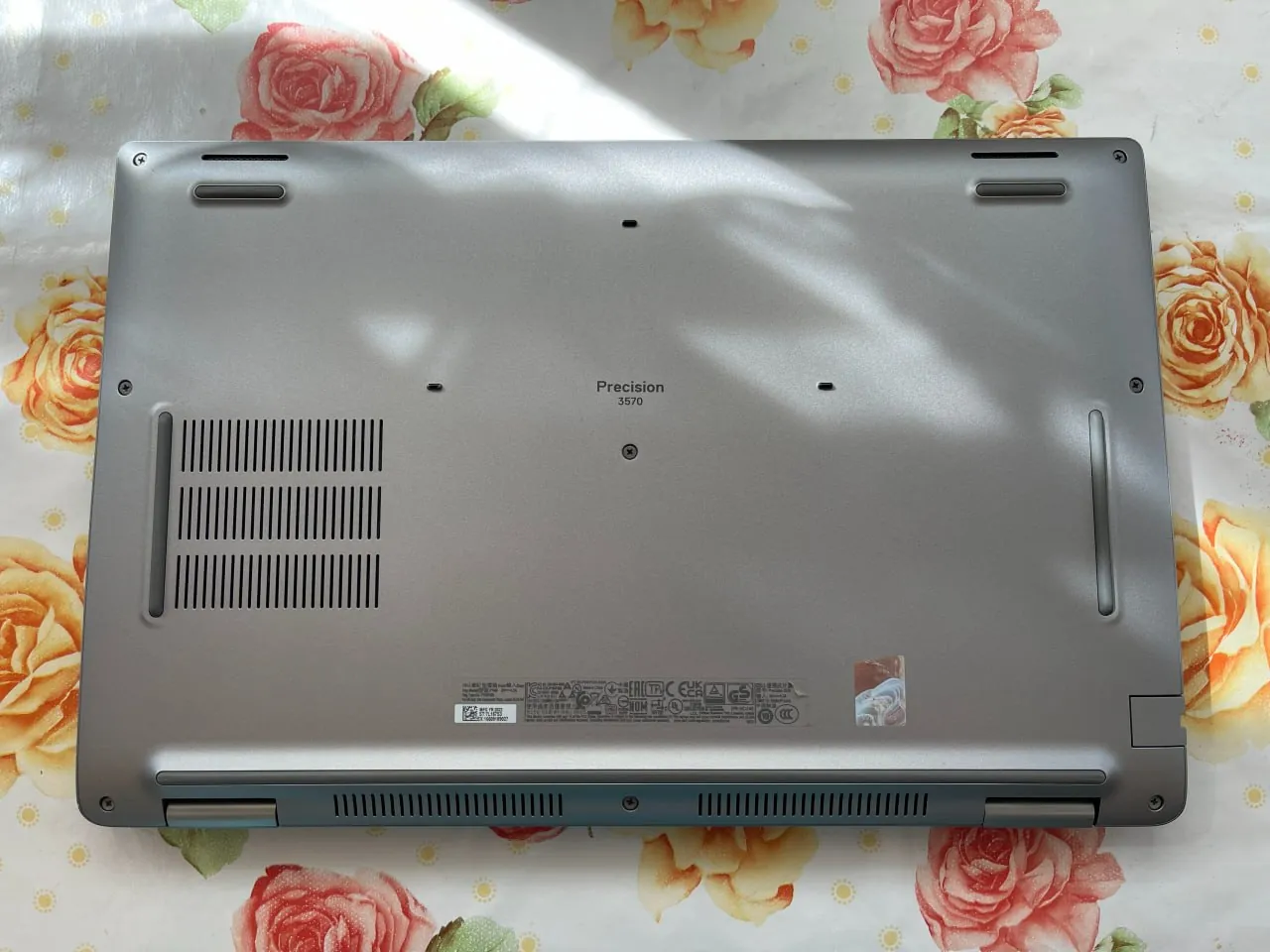 Ноутбуки Dell Precision 3580 и 3570 рабочие станции Земун 9