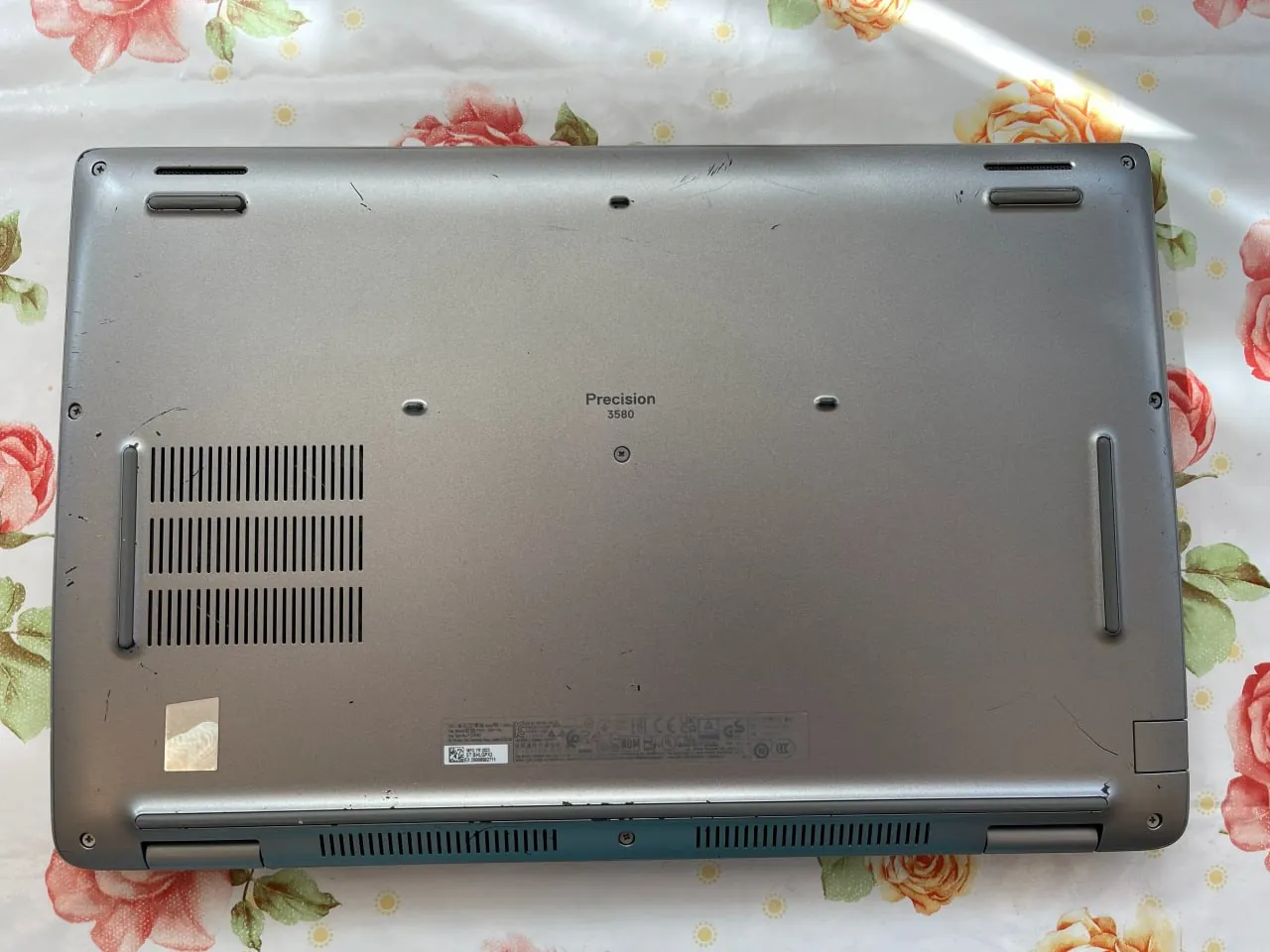 Ноутбуки Dell Precision 3580 и 3570 рабочие станции Земун 4