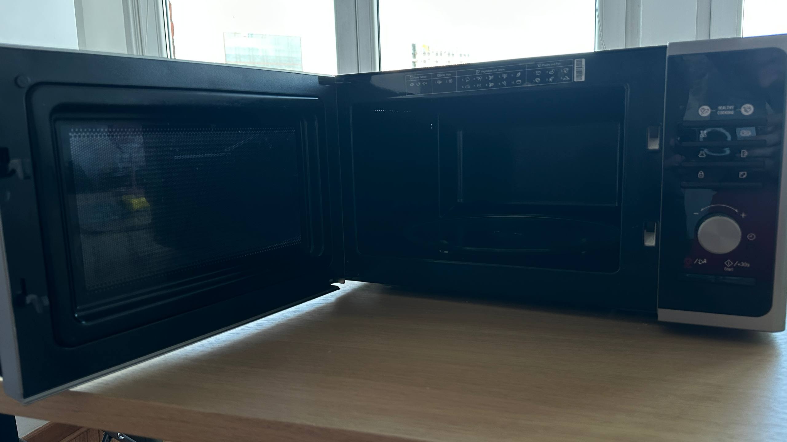 Микроволновка Samsung MS23F301TAS 2