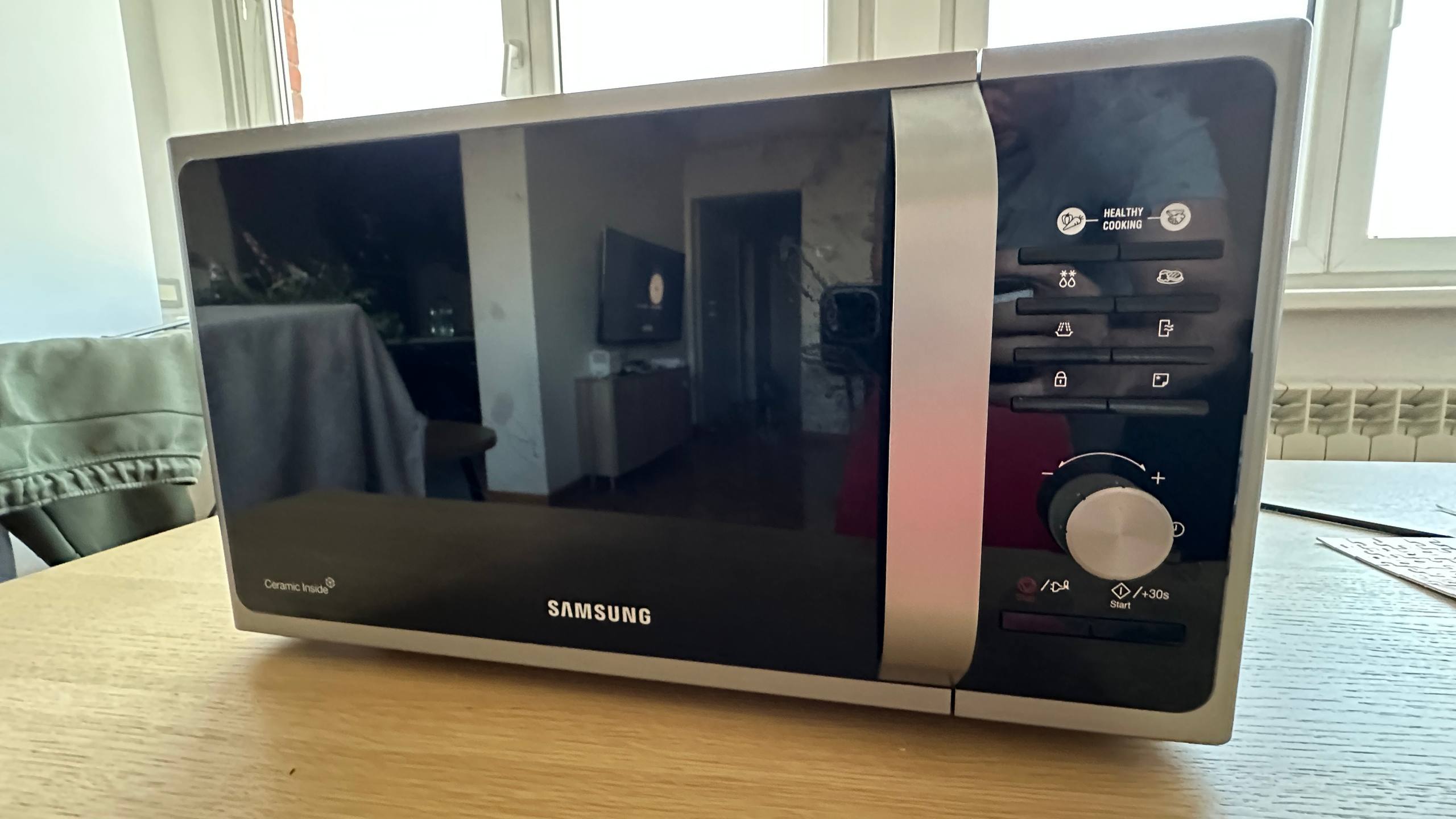 Микроволновка Samsung MS23F301TAS 1