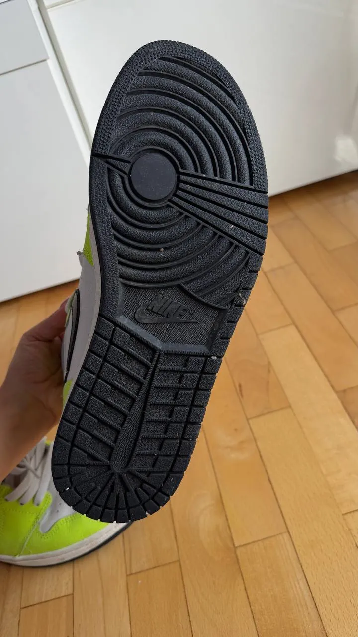 Кроссовки Lacoste Nike Air Jordan и беговые Белград 7