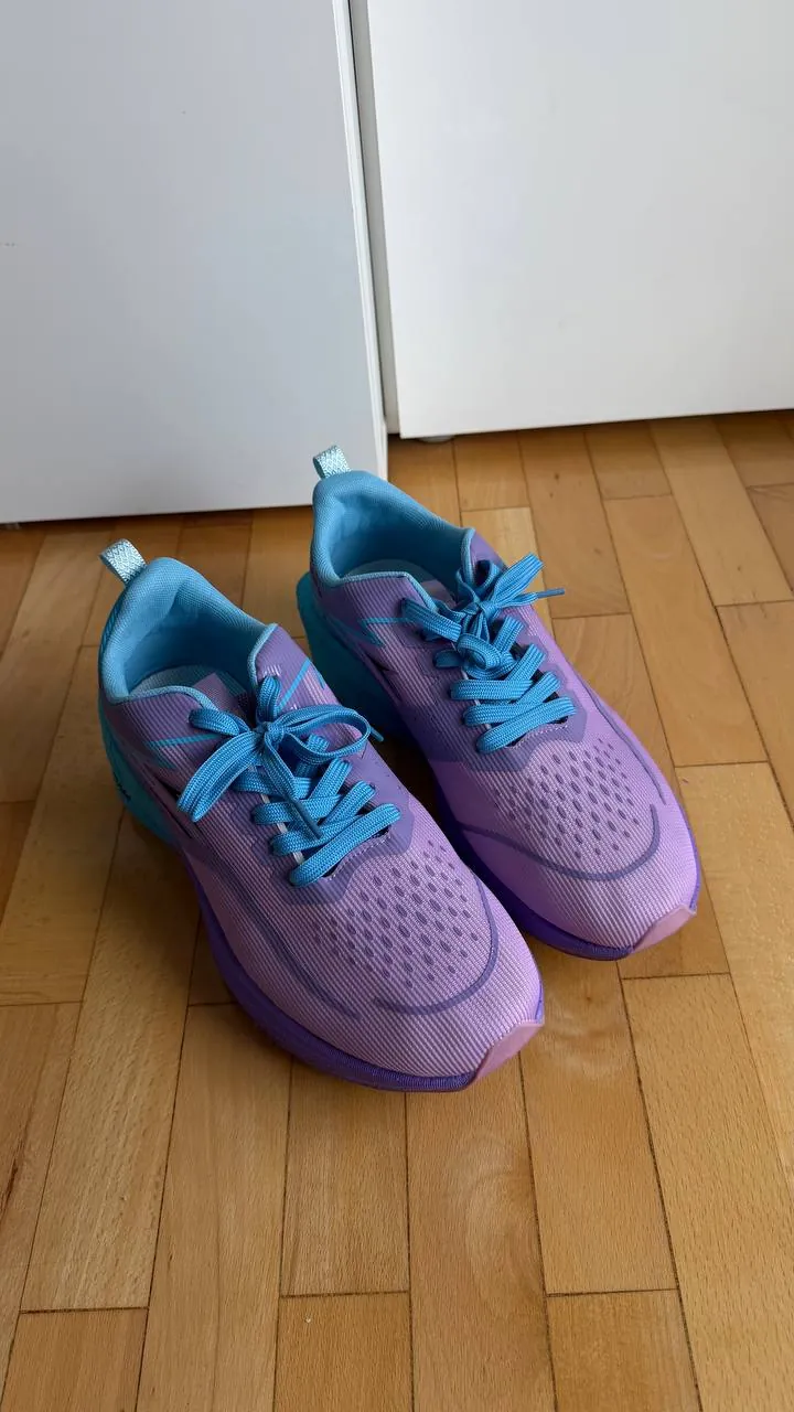 Кроссовки Lacoste Nike Air Jordan и беговые Белград 8