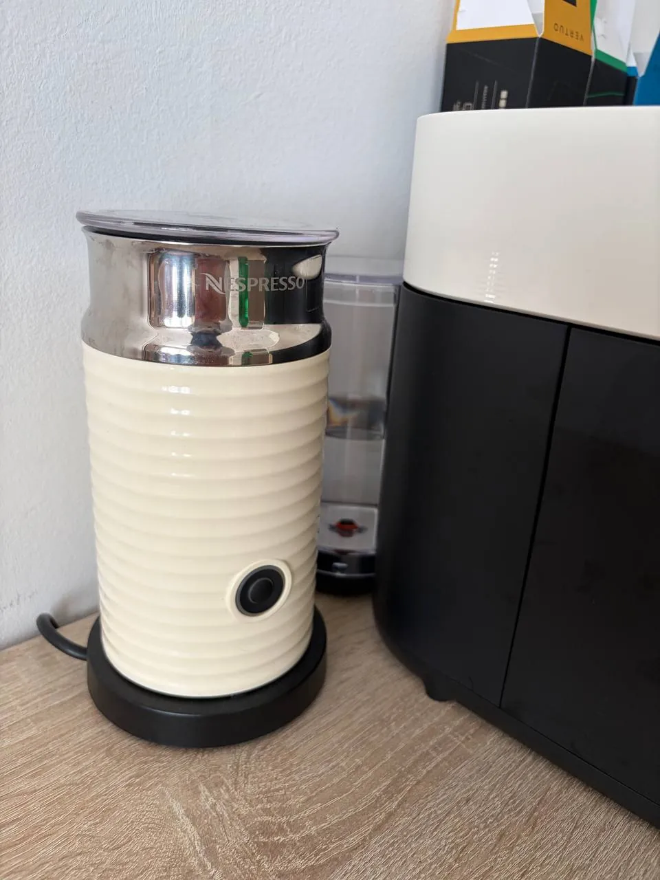Капучинатор Nespresso почти новый Джерам Белград 1