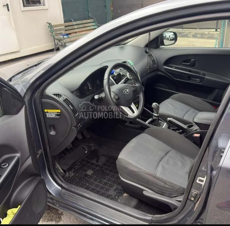 Kia Cee'd LX дизель 1.6 2011 Белград 2