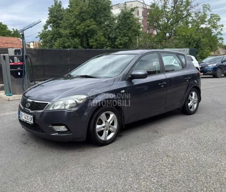 Kia Cee'd LX дизель 1.6 2011 Белград 3