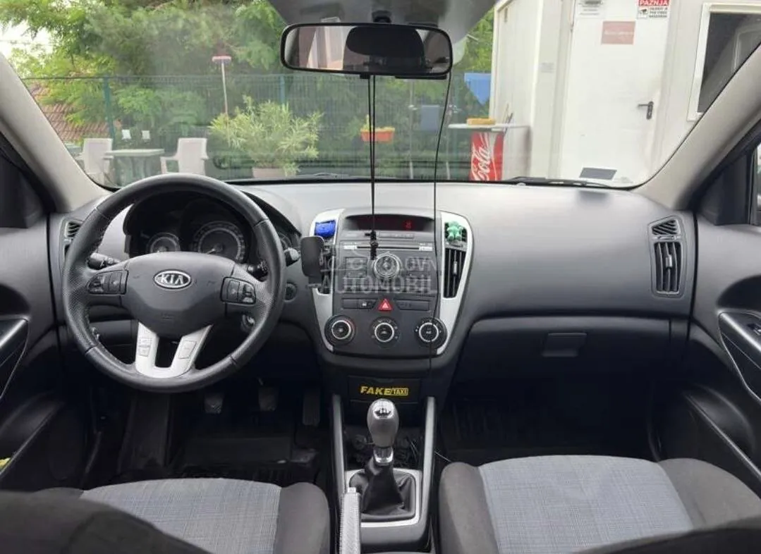 Kia Cee'd LX дизель 1.6 2011 Белград 1