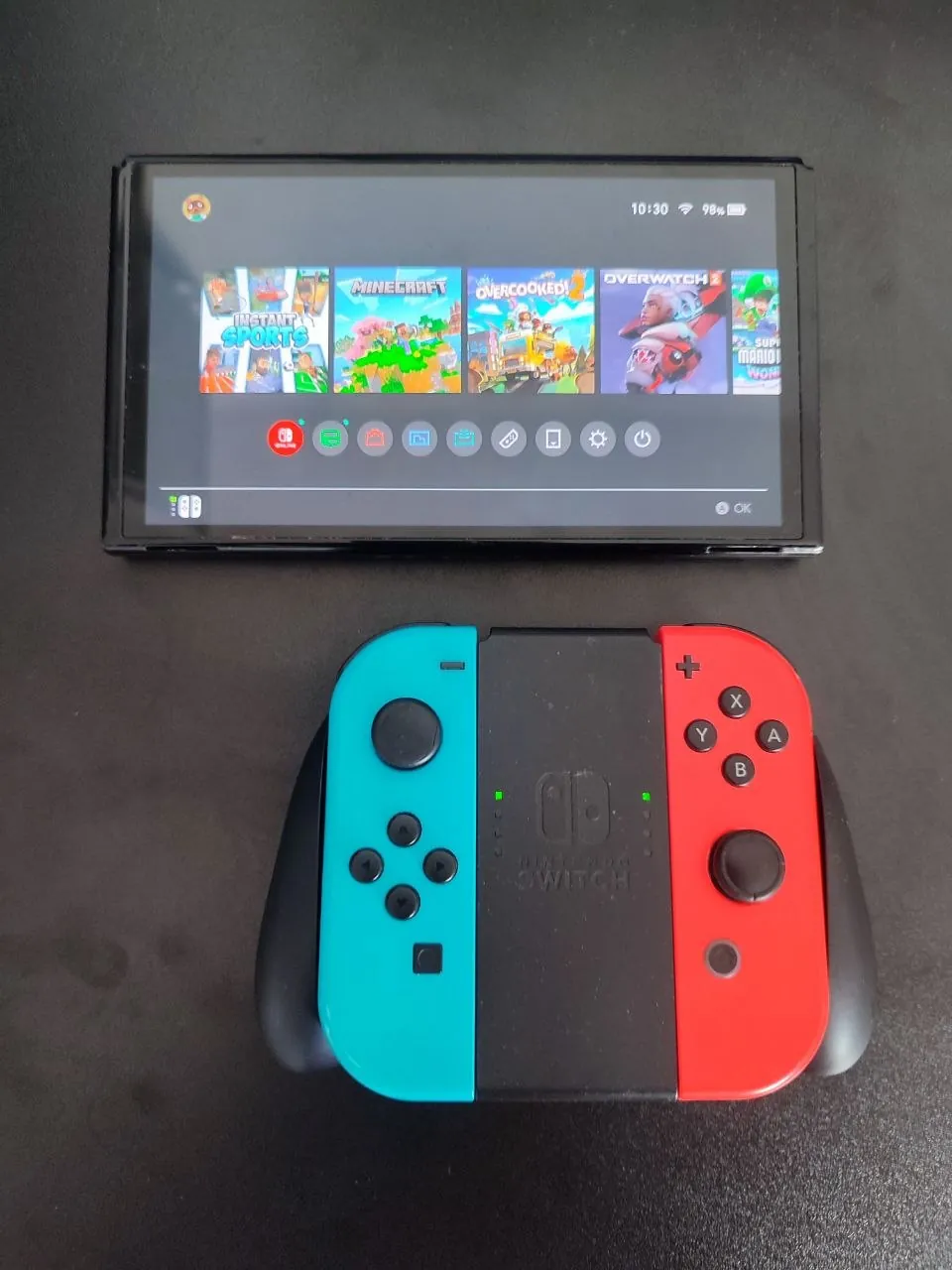 Nintendo Switch OLED с играми и аксессуарами 3