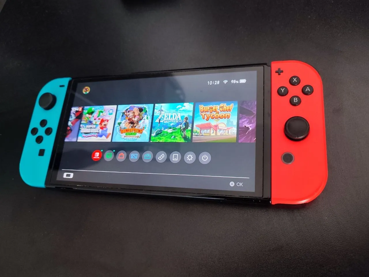 Nintendo Switch OLED с играми и аксессуарами 2