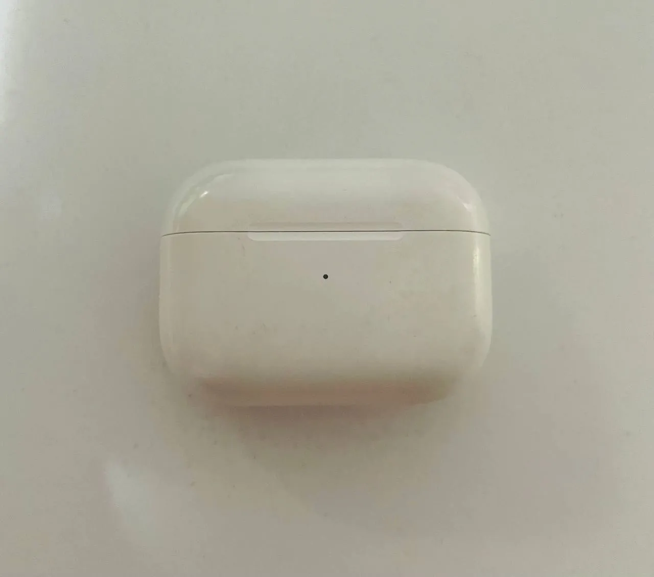 Зарядный кейс AirPods Pro 2 A2700 без наушников 1