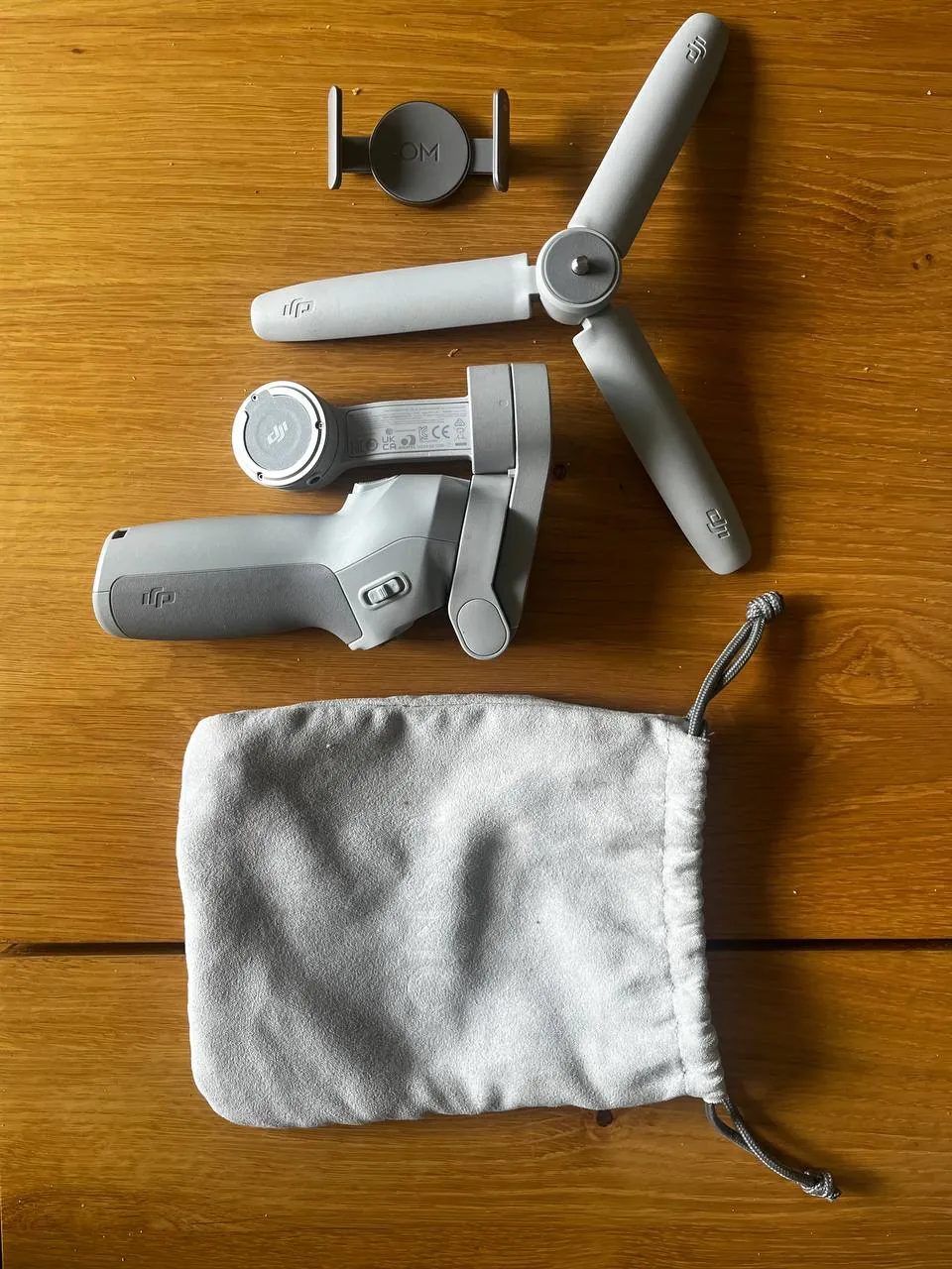 Стабилизатор DJI Osmo Mobile SE в комплекте 1