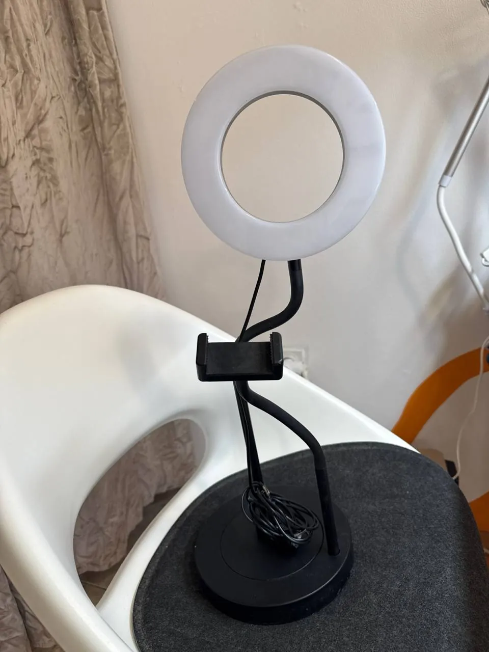 Кольцевая лампа IKEA Lanespelare с держателем телефона 1