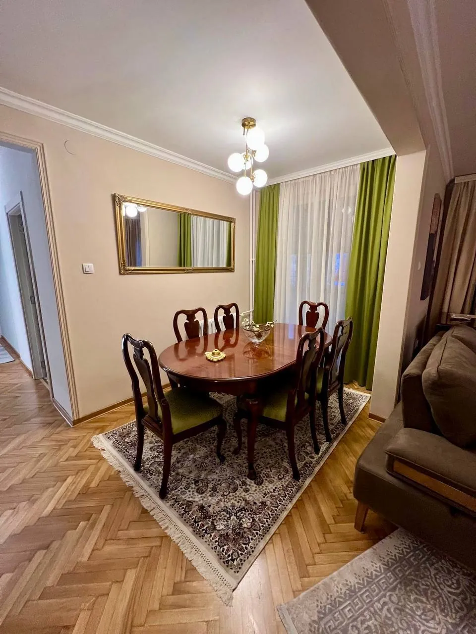 Трёхкомнатная квартира 80 м² на Врачаре Катаничева 8