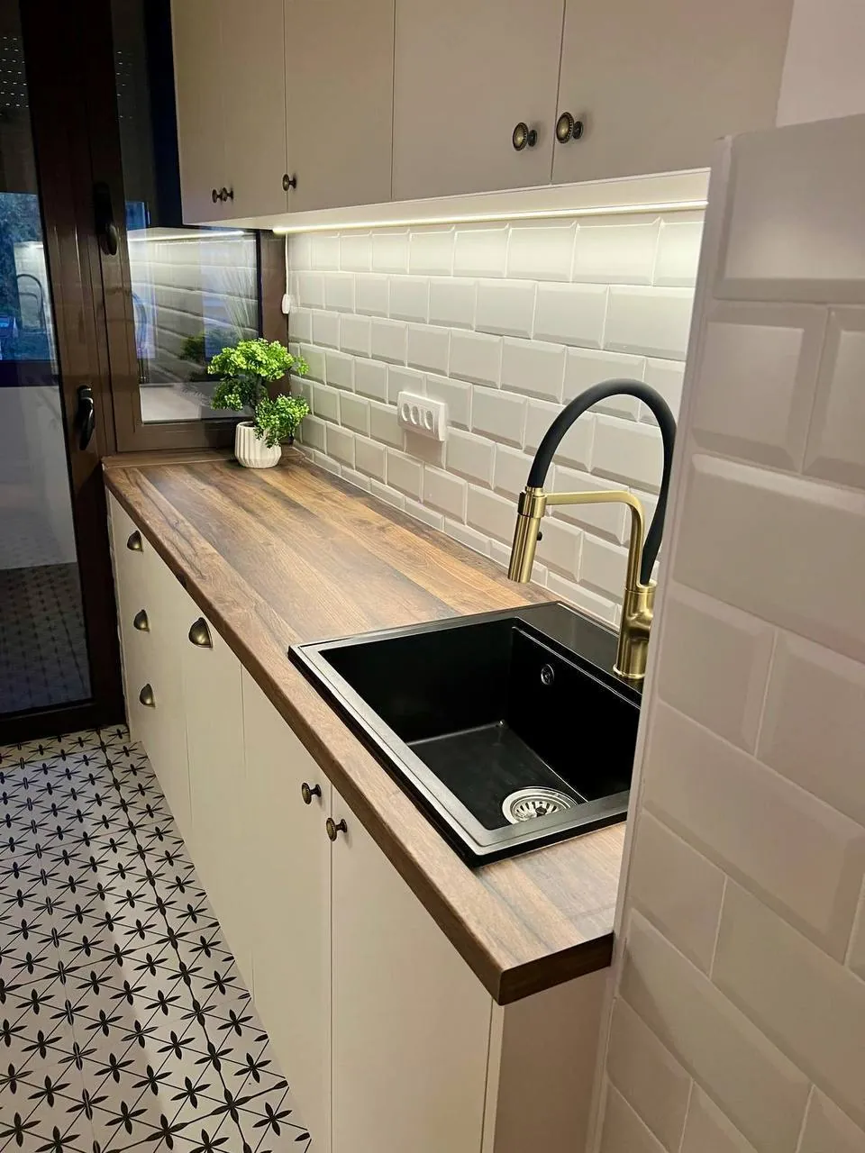 Трёхкомнатная квартира 80 м² на Врачаре Катаничева 7