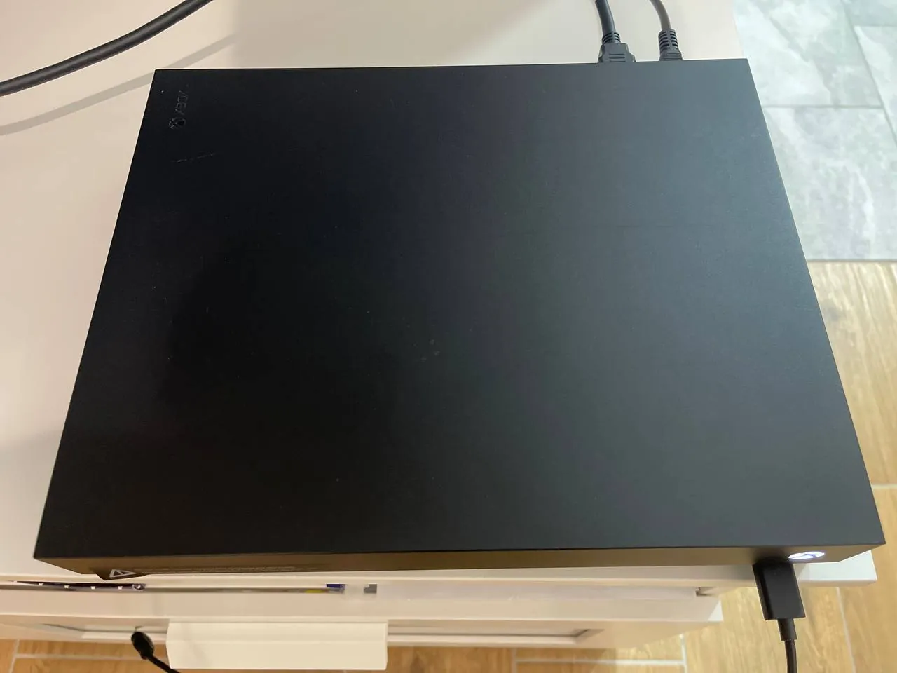 Xbox One X 1TB и WiFi роутер Netis WF2780 2