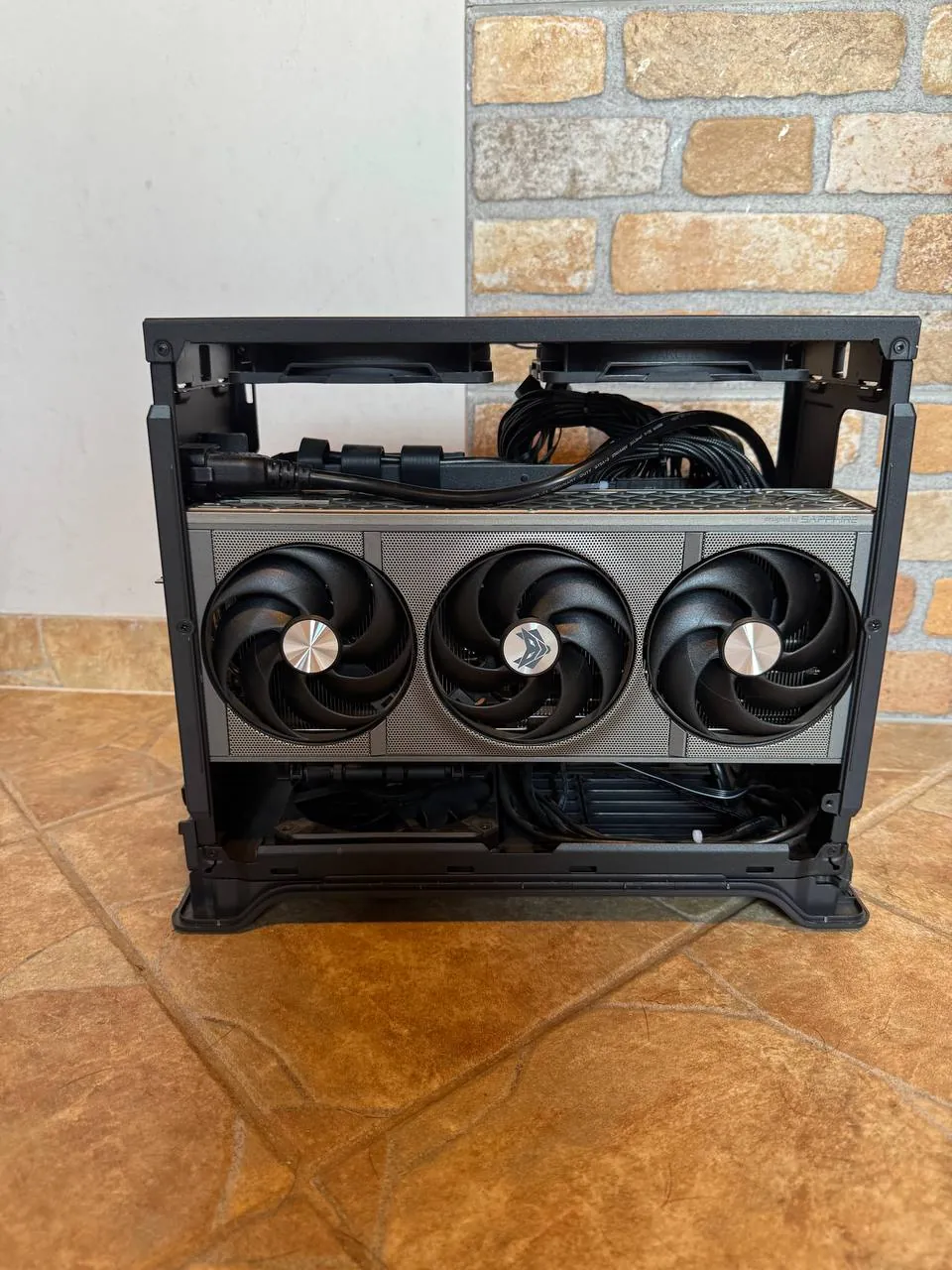 Мини-ITX сборка Ryzen 7 7800X3D RX 9070 XT 2