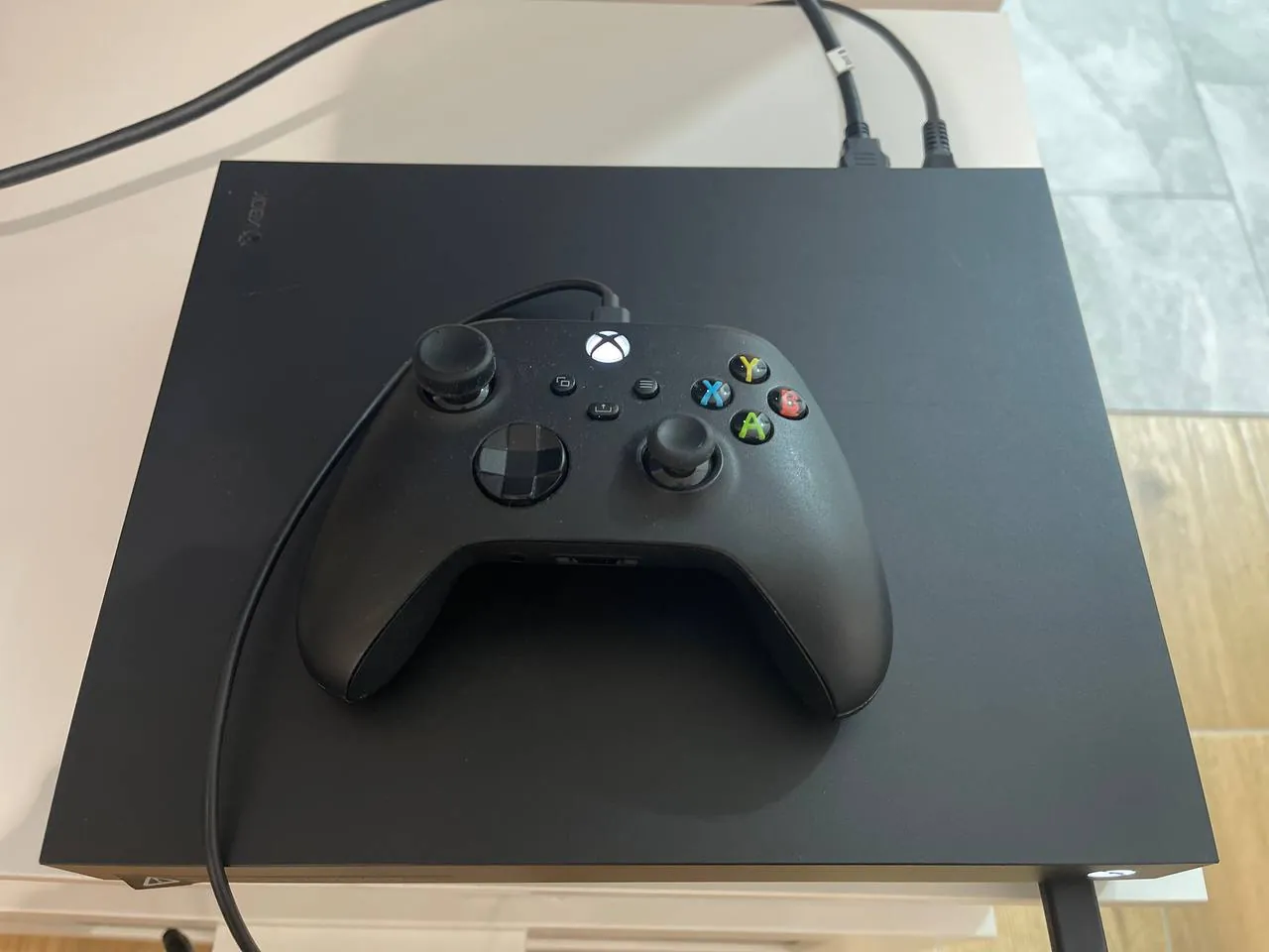 Xbox One X 1 ТБ Нови-Сад 1