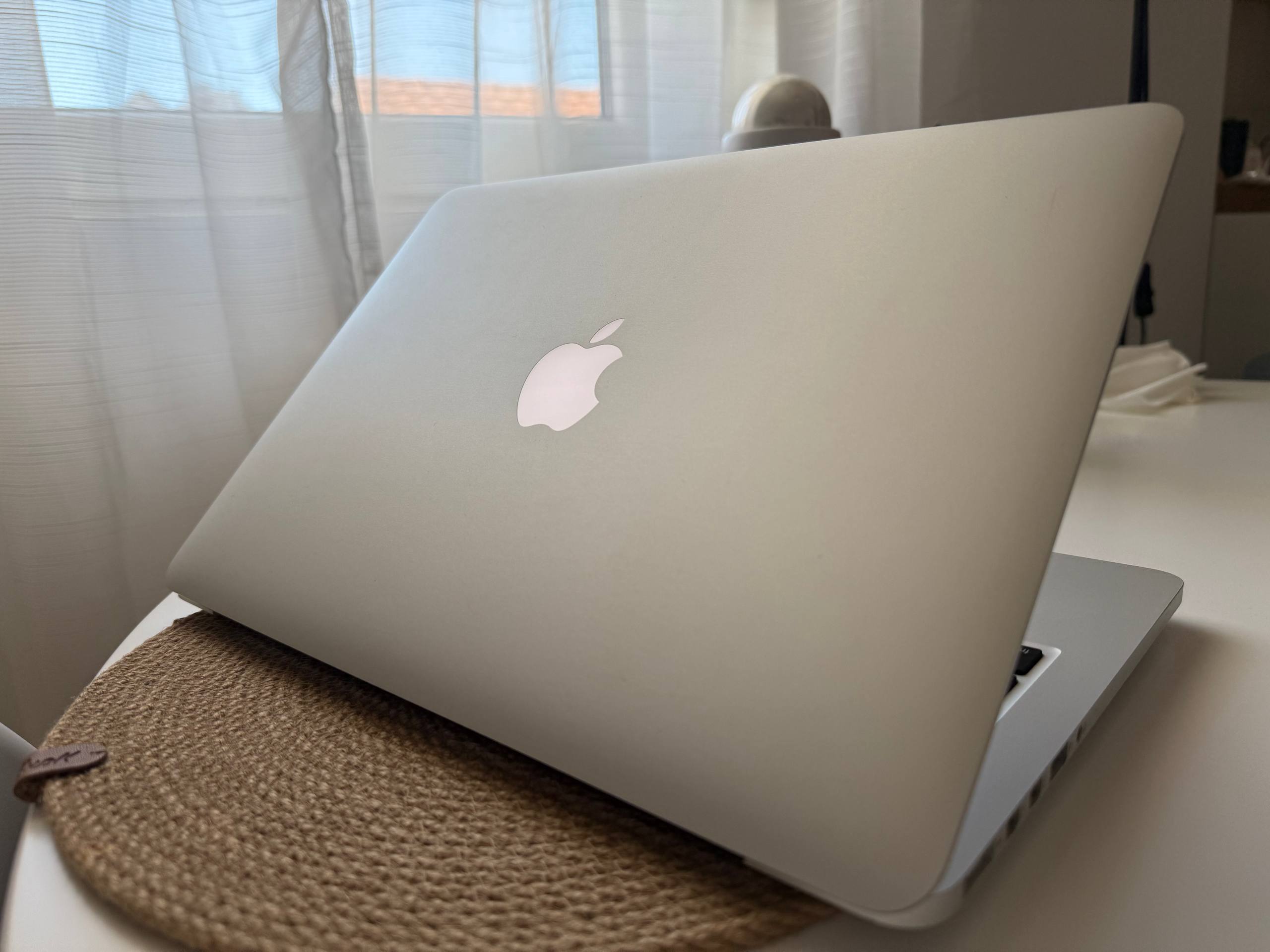 MacBook Pro 13 2015 16 256 3